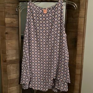 NWOT sleeveless top in pink and navy